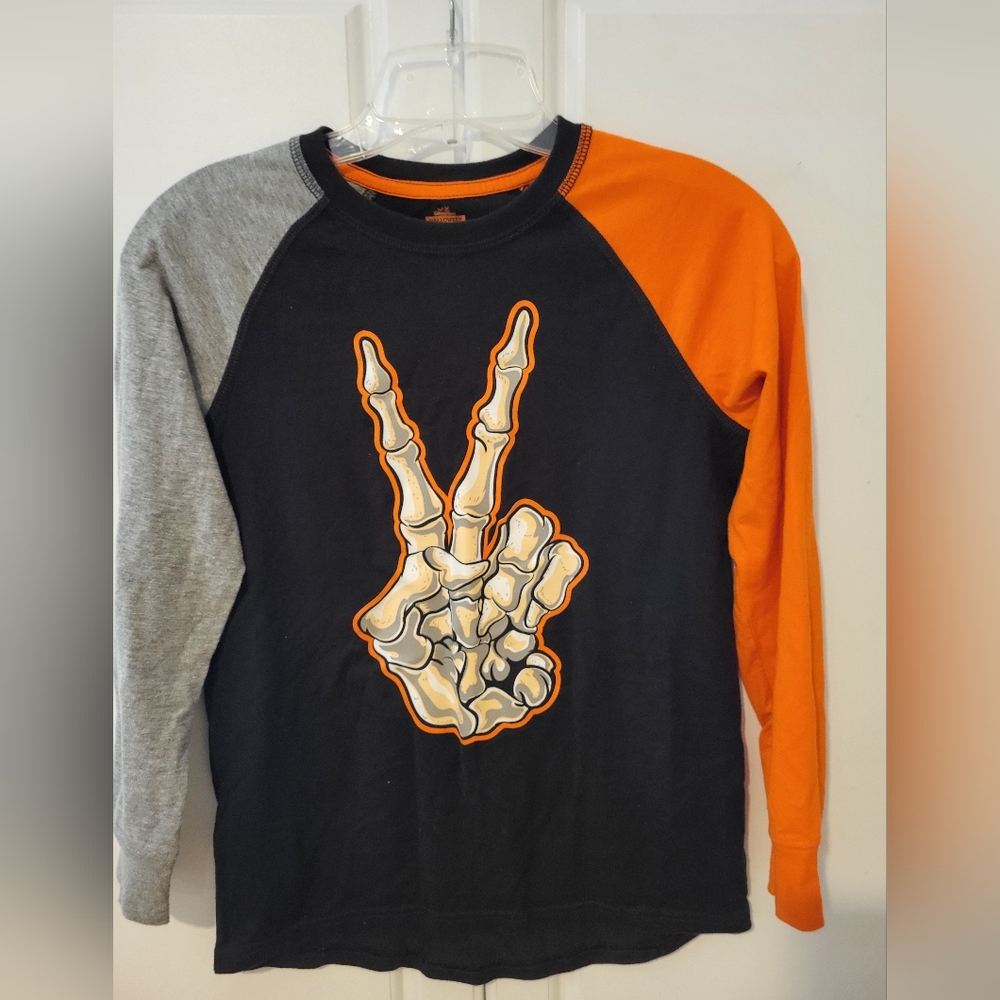 Boys Skeleton Peace Fingers T Shirt Size Large 10-12